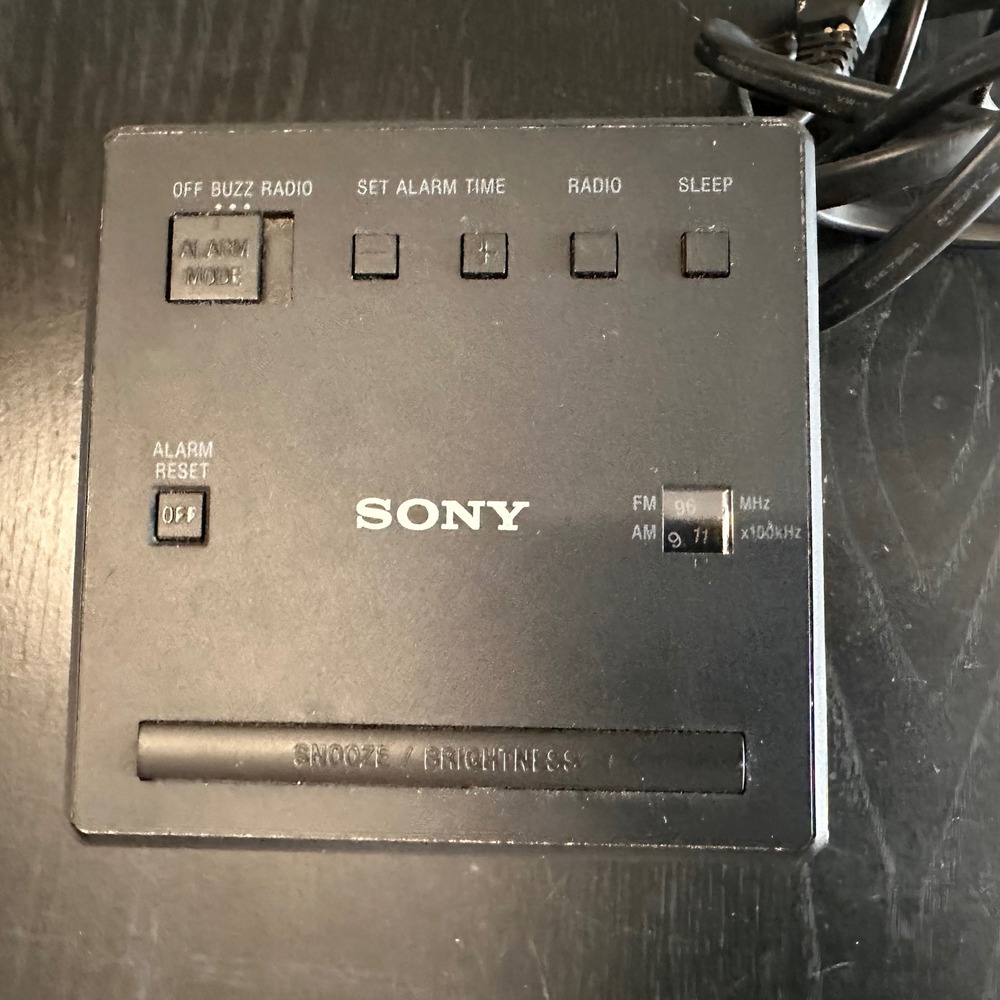 Sony Dream Machine Alarm Clock Radio AM FM‎ Sleep Timer Cube Vintage Retro